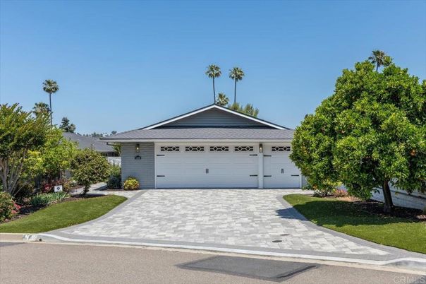 Attached, Exterior, Facade, Ranch