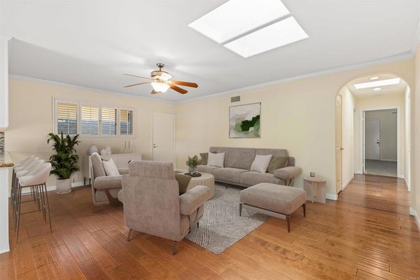 Interior, Living room, Recessed Lighting, Wood Texture Flooring