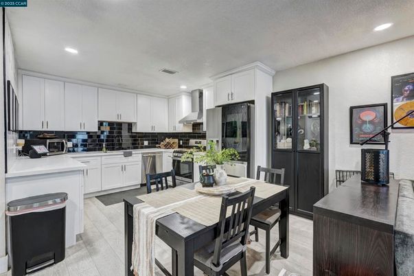 Dining room, Interior, Kitchen, Recessed Lighting