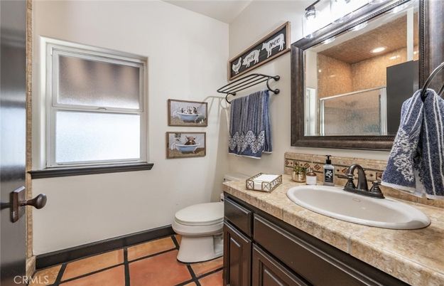Bathroom, Interior, Recessed Lighting, Tile Countertops