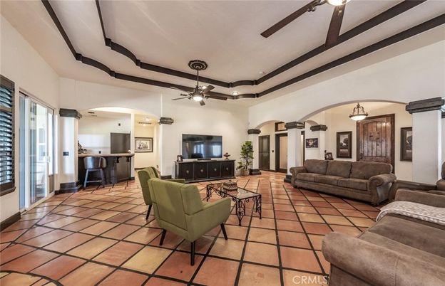 Interior, Living room, Pendant Lights, Recessed Lighting