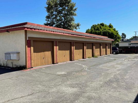 Detached Garage, Exterior