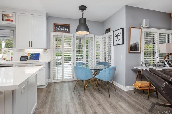 Dining room, Interior, Kitchen, Pendant Lights, Recessed Lighting, Wood Texture Flooring