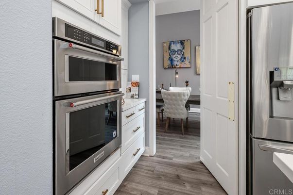 Dining room, Interior, Kitchen, Stainless Steel Appliances, Wood Texture Flooring