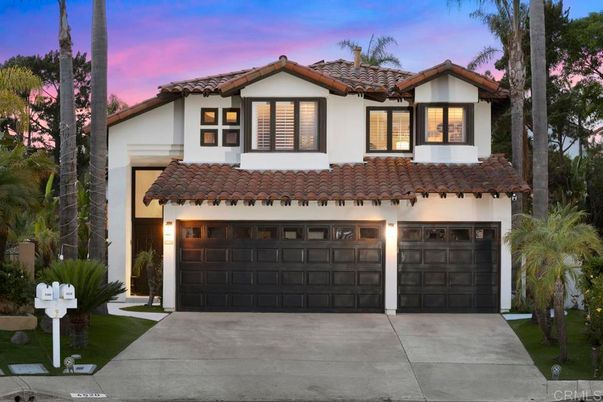 Attached, Exterior, Facade, Spanish Mediterranean