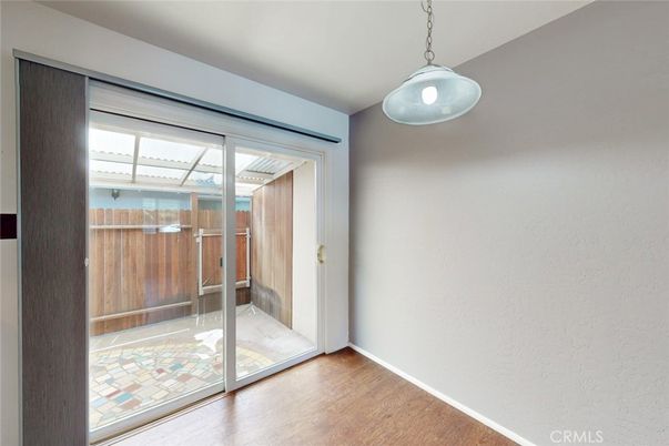 Empty room, Interior, Pendant Lights, Wood Texture Flooring
