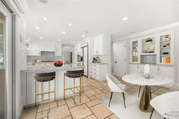 Dining room, Interior, Kitchen, Recessed Lighting, Stainless Steel Appliances