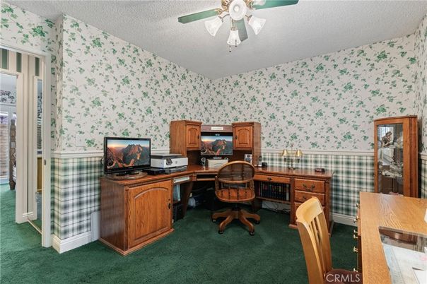 Home Office, Interior