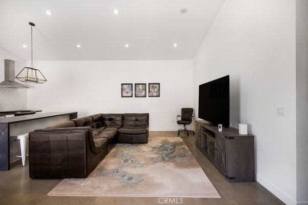 Interior, Living room, Pendant Lights, Recessed Lighting