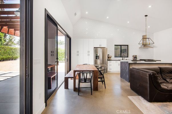 Dining room, Interior, Kitchen, Pendant Lights, Recessed Lighting, Stainless Steel Appliances