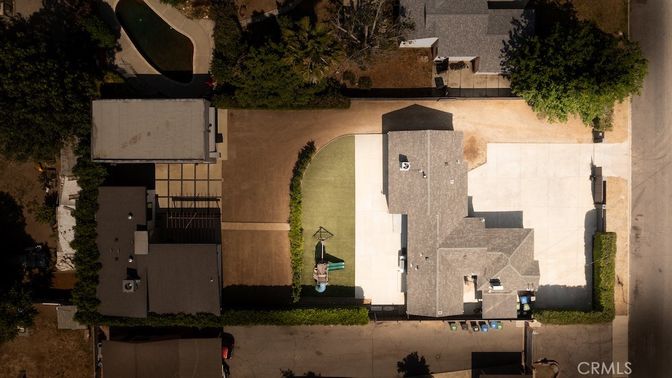 Exterior, Drone
