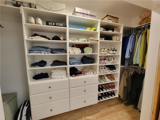 Interior, Walk-in Closets, Wood Texture Flooring