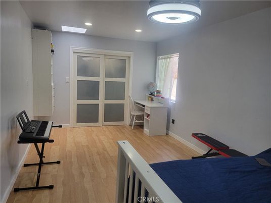 Fitness Equipment, Interior, Recessed Lighting, Wood Texture Flooring