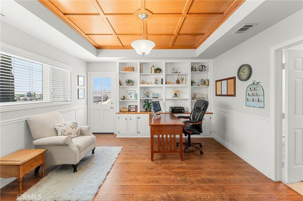 Home Office, Interior, Pendant Lights, Wooden Ceilings, Wood Texture Flooring