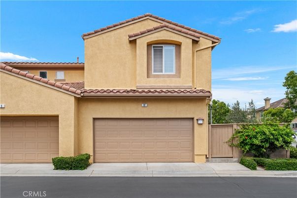 Attached, Exterior, Facade, Mediterranean