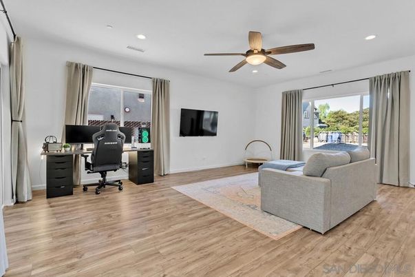 Home Office, Interior, Recessed Lighting, Wood Texture Flooring