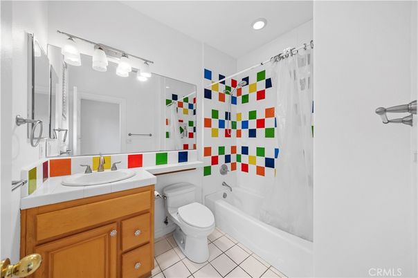 Bathroom, Interior, Recessed Lighting, Tile Countertops