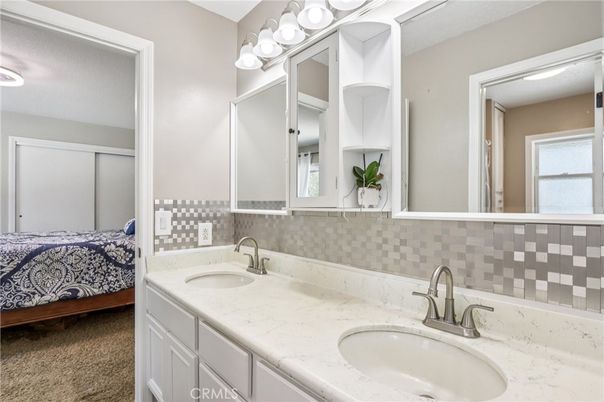 Bathroom, Bedroom, Dual Sink Vanities, Interior