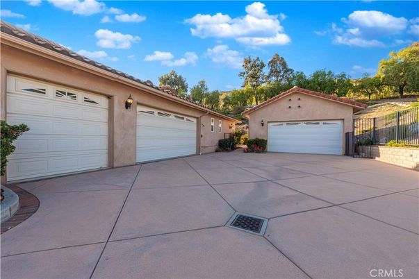 Detached Garage, Exterior