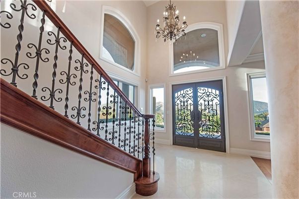 Chandelier, Interior