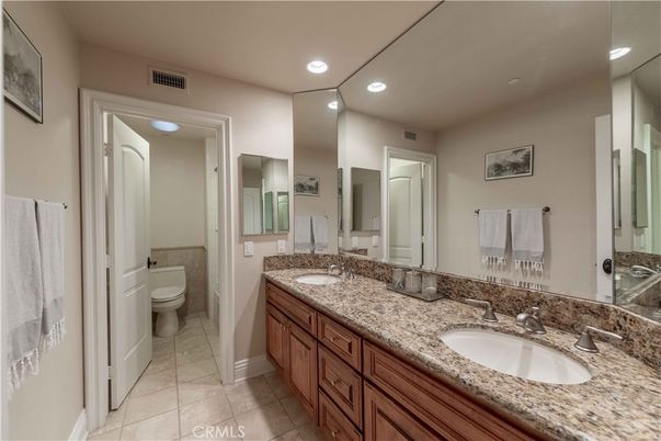 Bathroom, Dual Sink Vanities, Interior, Recessed Lighting