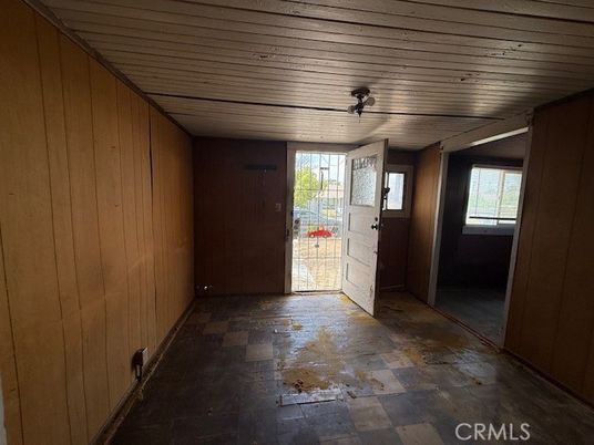 Empty room, Interior, Wooden Ceilings, Wooden Walls