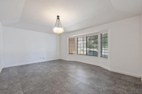 Empty room, Interior, Pendant Lights