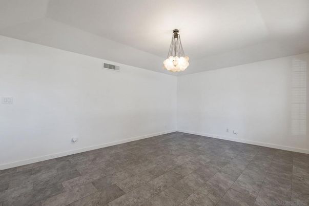 Empty room, Interior, Pendant Lights