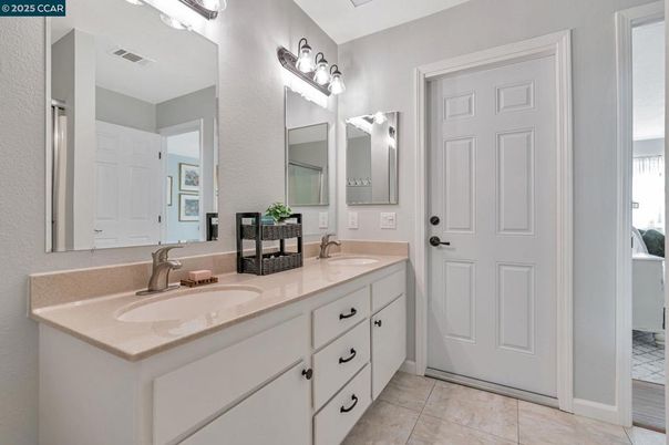 Bathroom, Dual Sink Vanities, Interior