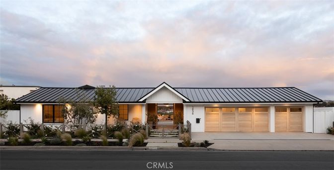 Attached, Exterior, Facade, Ranch