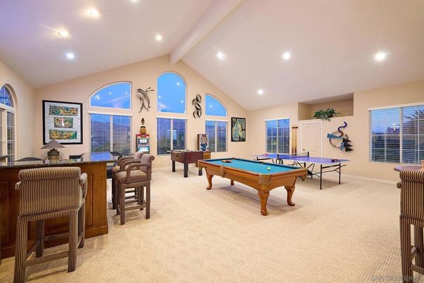 Billiard Table, Game Room, Interior, Recessed Lighting