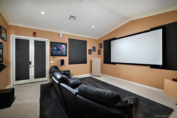 Interior, Projection Screen, Recessed Lighting, Theatre Room