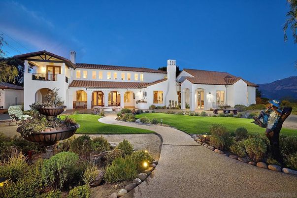 Backyard, Exterior, Facade, Spanish Mediterranean