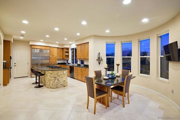 Dining room, Interior, Kitchen, Recessed Lighting, Stainless Steel Appliances