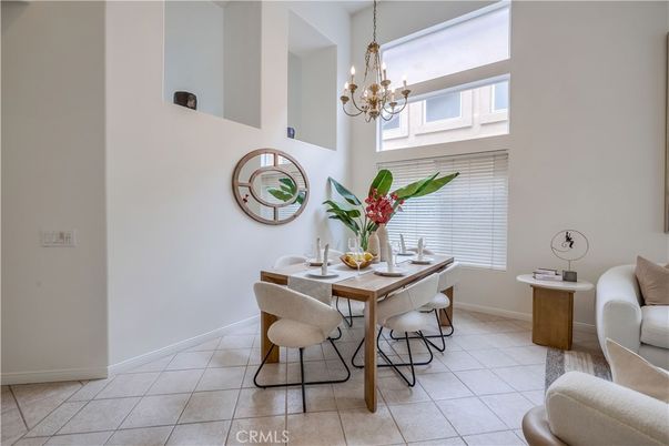 Chandelier, Dining room, Interior