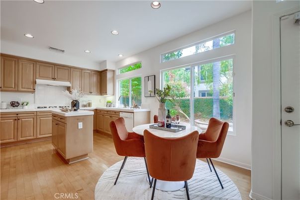 Dining room, Interior, Kitchen, Recessed Lighting, Wood Texture Flooring