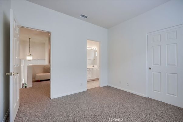 Empty room, Interior, Pendant Lights