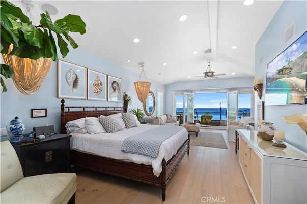 Bedroom, Interior, Pendant Lights, Recessed Lighting, Water, Wood Texture Flooring