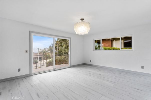 Chandelier, Empty room, Interior, Wood Texture Flooring