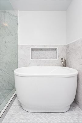 Bathroom, Free Standing Baths, Interior, Marble Walls