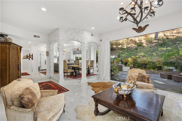 Chandelier, Dining room, Interior, Living room, Marble, Recessed Lighting