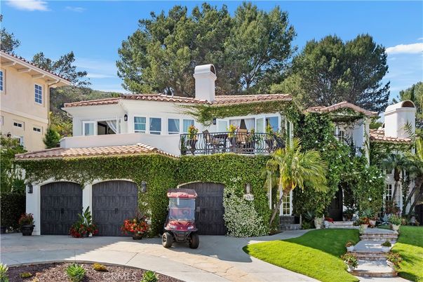 Attached, Exterior, Facade, Mediterranean
