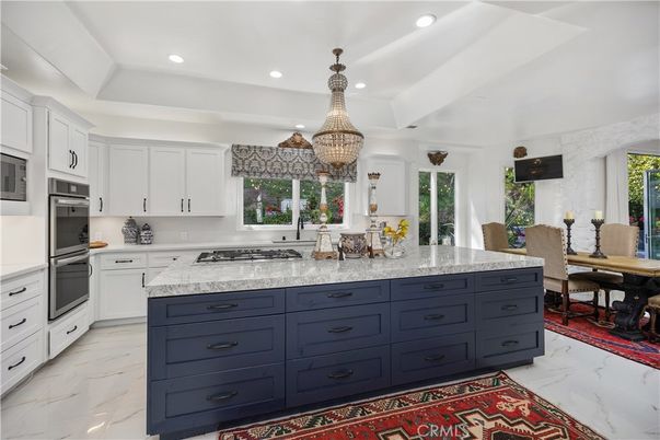 Chandelier, Dining room, Interior, Kitchen, Marble, Recessed Lighting, Stainless Steel Appliances