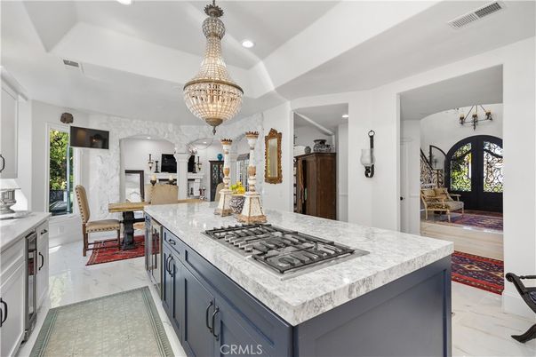 Chandelier, Dining room, Interior, Kitchen, Marble, Recessed Lighting, Stainless Steel Appliances