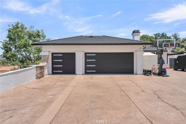 Detached Garage, Exterior