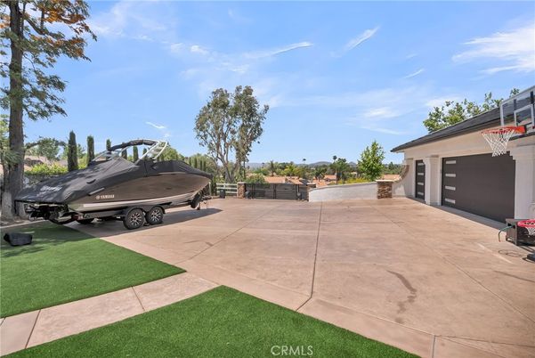 Detached Garage, Exterior