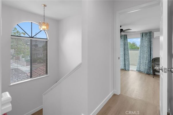 Interior, Pendant Lights, Wood Texture Flooring