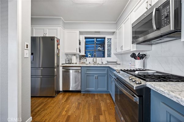 Interior, Kitchen, Stainless Steel Appliances, Wood Texture Flooring