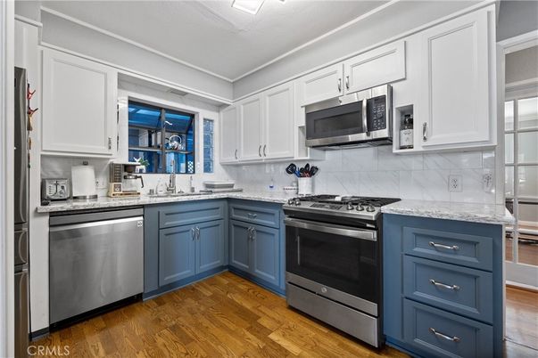 Interior, Kitchen, Stainless Steel Appliances, Wood Texture Flooring