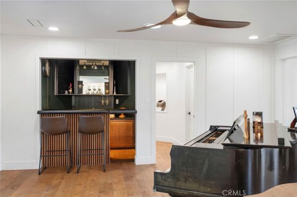 Interior, Piano, Recessed Lighting, Wood Texture Flooring